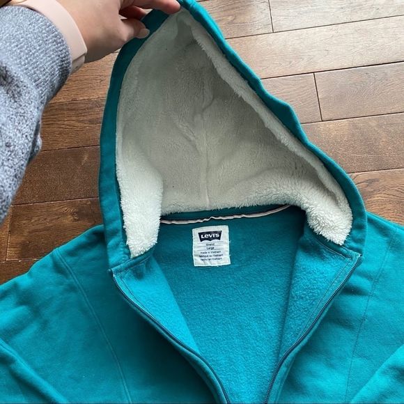 NEW Levi’s Hoodie - Picture 4 of 9